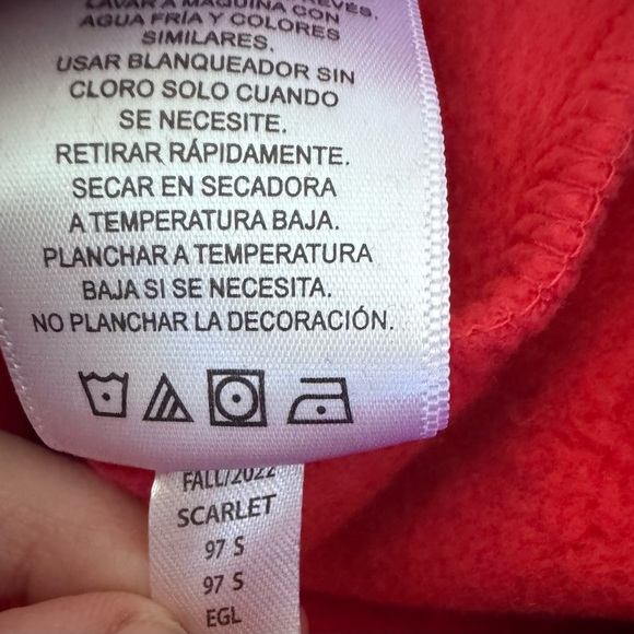 Champion Size M Men's Red Crewneck - Picture 8 of 8